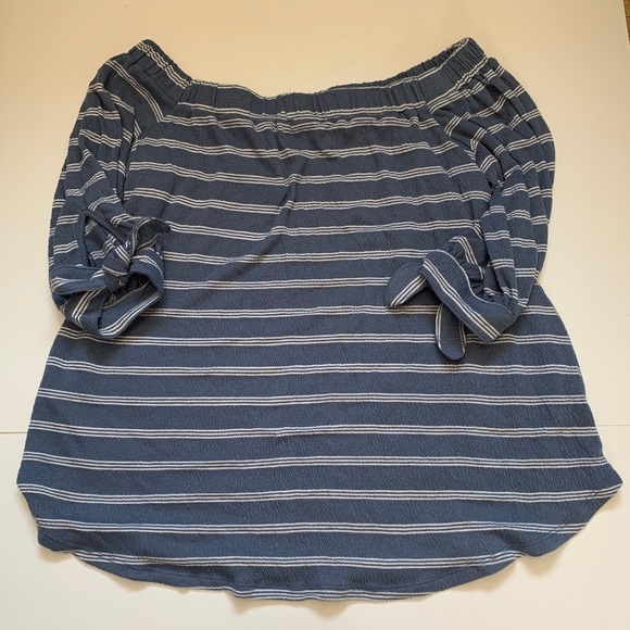 NWT - Abercrombie & Fitch Blue Striped Top Size M - Picture 4 of 4
